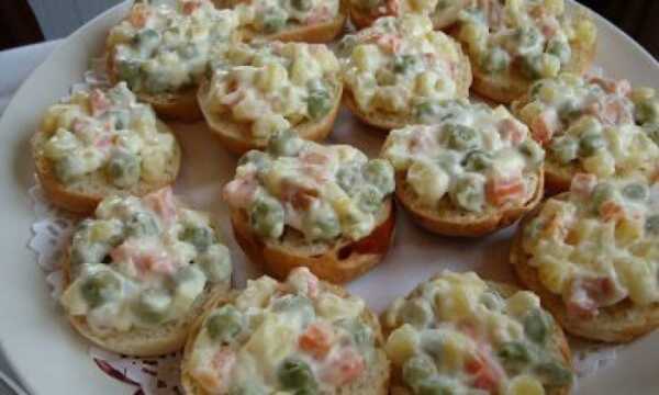 Rus Salatalı Kanepe Tarifi