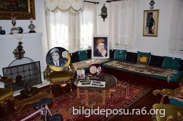 Zeki Müren Sanat Galerisi